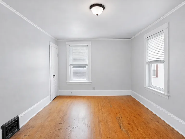 346 Cleveland Ave N — Photo 17