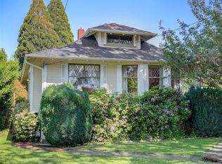 3189 5th St, Victoria, BC