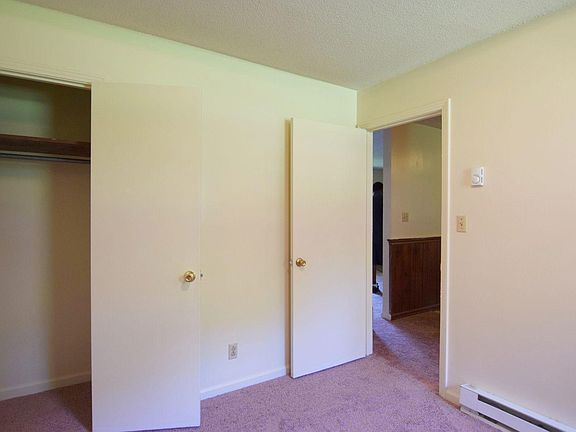 3rd image of 142 Hadley Dr #4