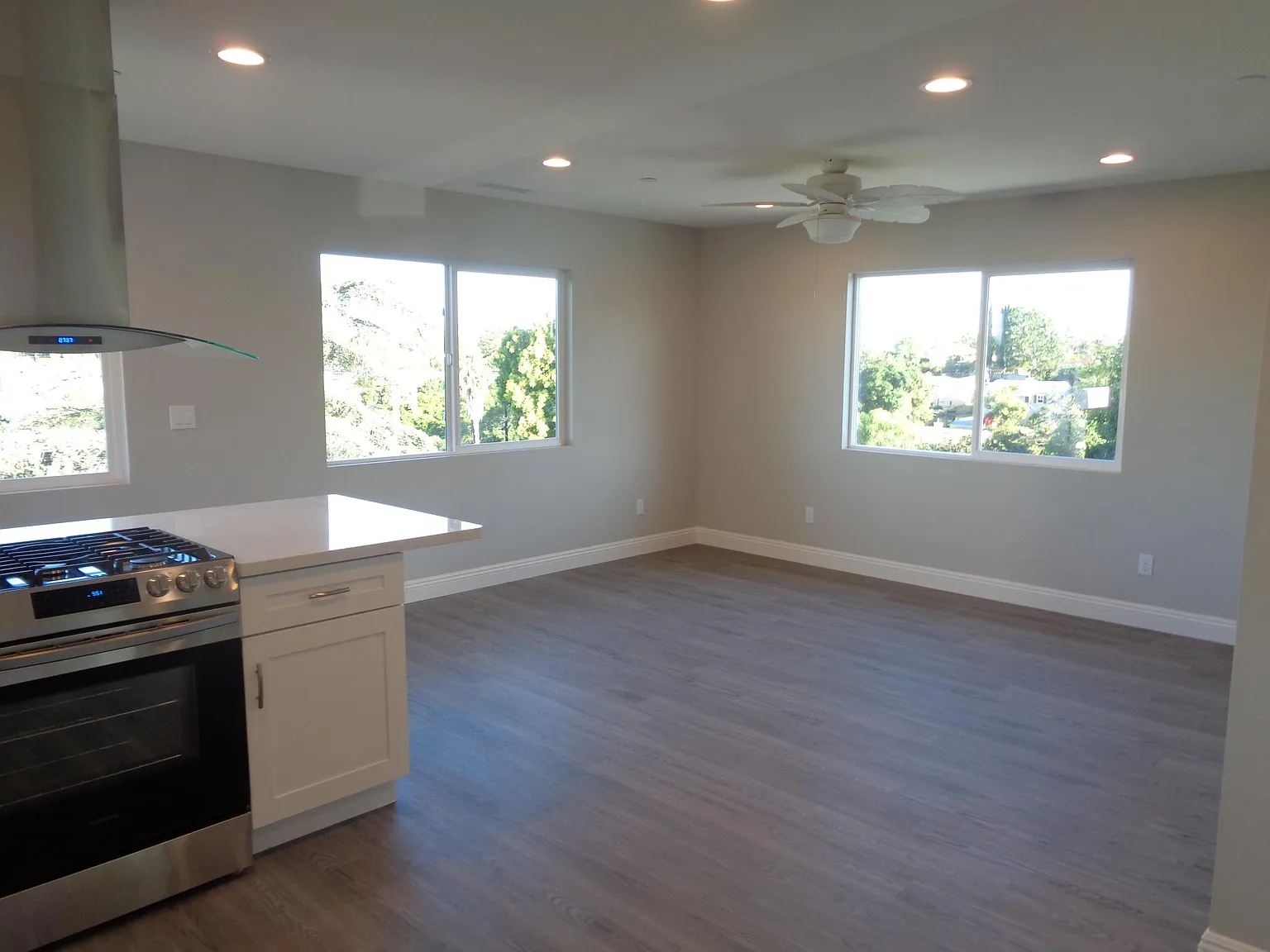 6731 Alamo Way — Photo 2