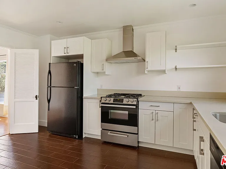1523 Murray Dr — Photo 9