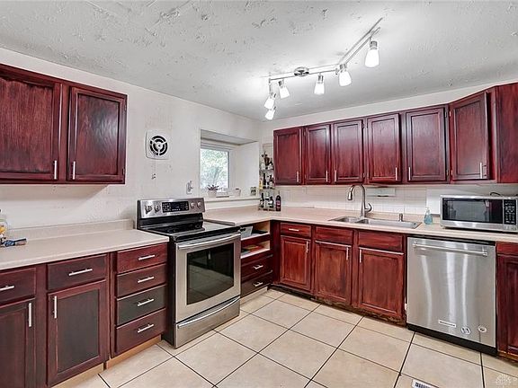 3rd image of 4411 Mahler Dr