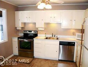 4th image of 978 Mount Holly Dr
