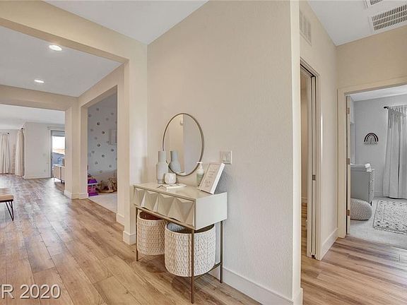 5th image of 6098 Plaza Del Sol St