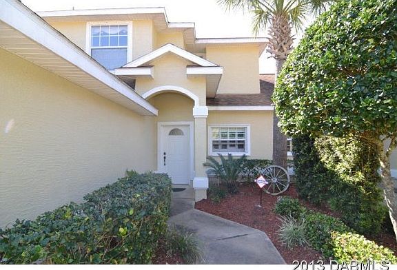 2nd image of 2001 Palm Dr