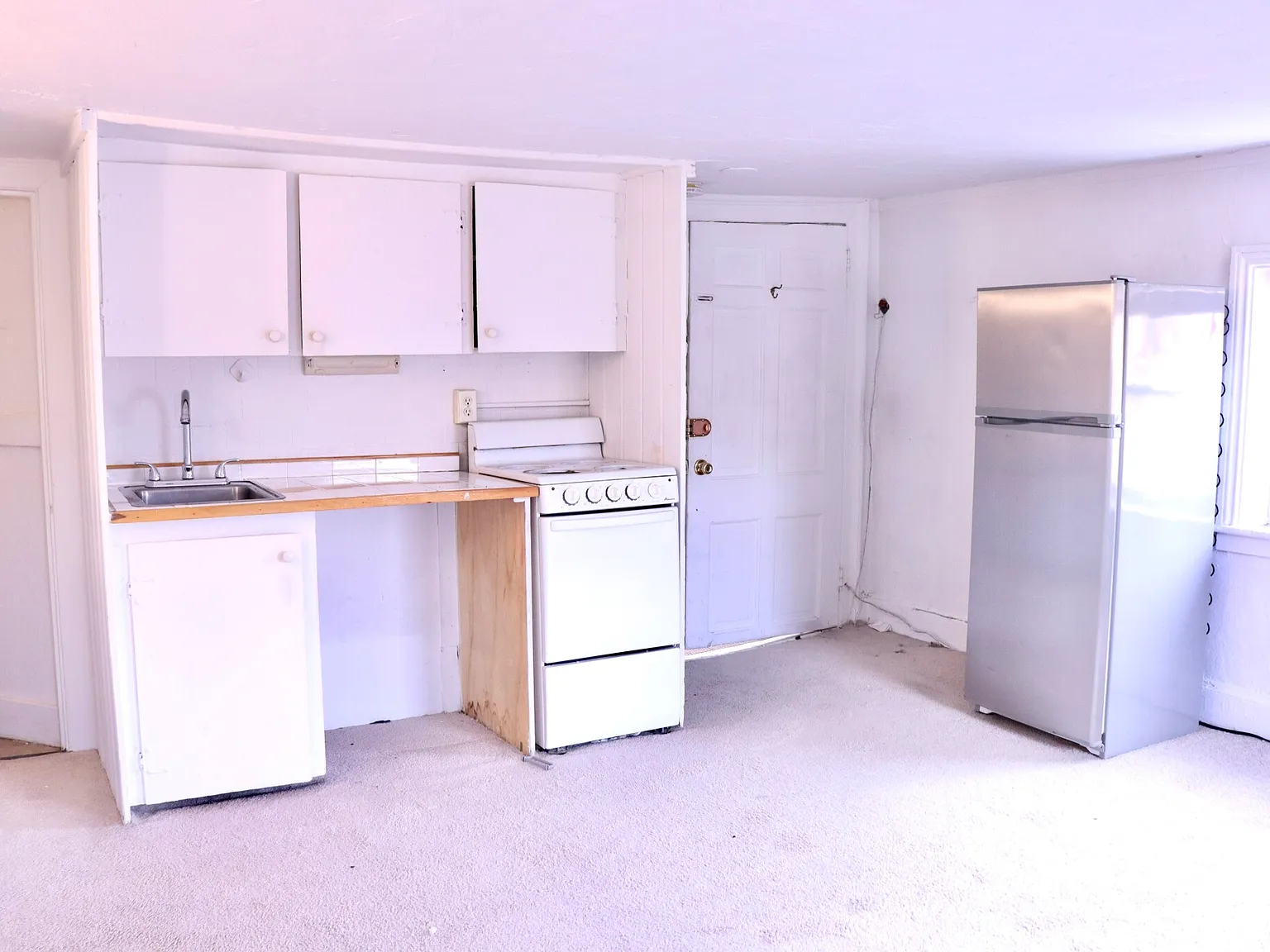 Studio, 450 sqft, $2,400 — Photo 3