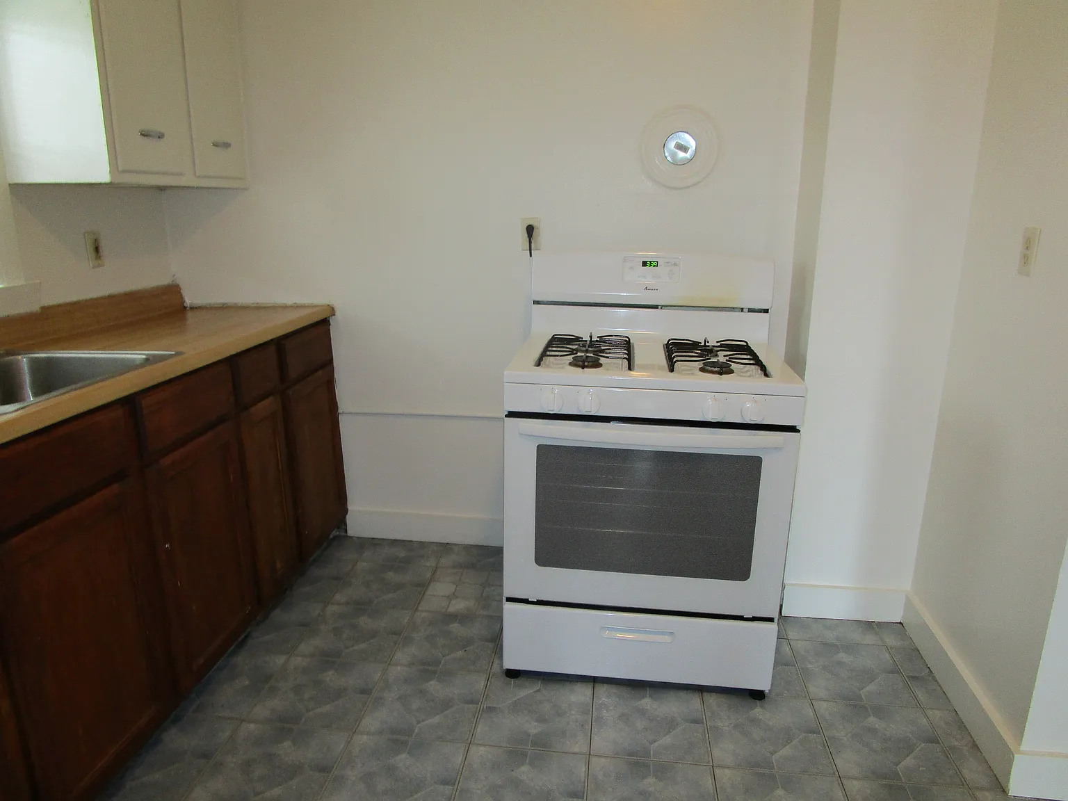 2 bed, $1,375 — Photo 3