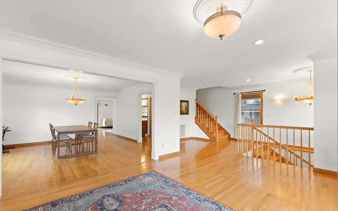 4 bed, $6,000 — Photo 2