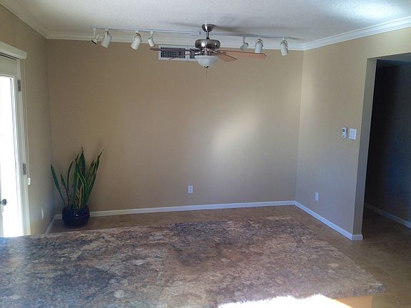 5th image of 2061 W Dixon St