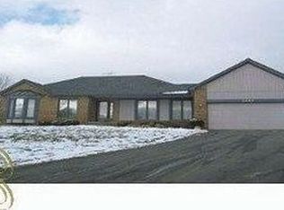 8626 Andorra Ct, White Lake, MI 48386