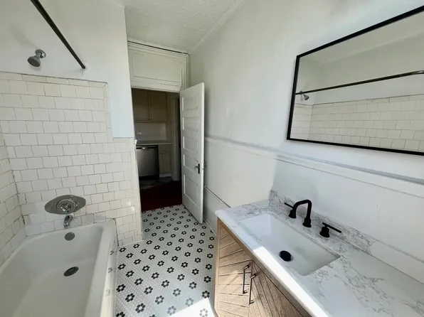 2800 N Calvert St APT 3C, Baltimore, MD 21218