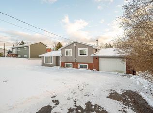 27 Grove Ave, Beaver Bank, NS B4G 1B7