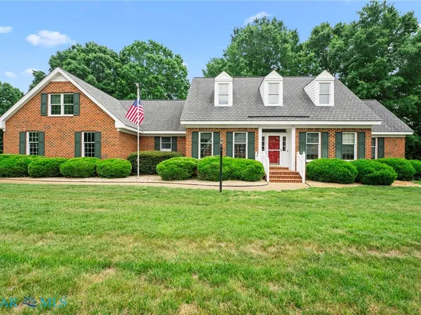 1831 Sawgrass Pointe Dr, Hayes, VA 23072