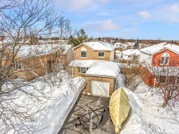 82 Barre Dr, Barrie, ON L4N 7P1