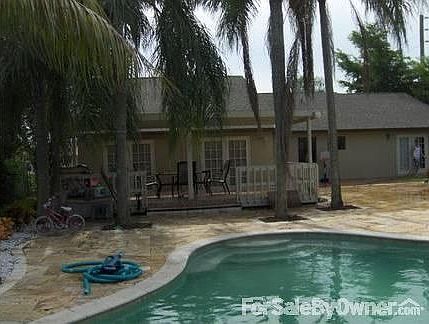3rd image of 4901 NW 92nd Ave