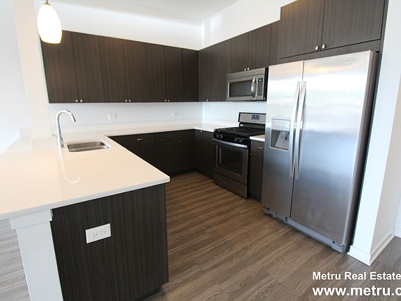 3rd image of 5427 N Broadway St #3E