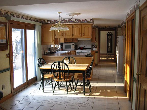 Kitchen/Dining area