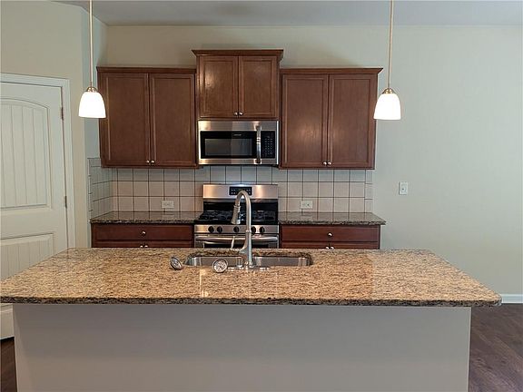 5th image of 105 Whitneys Way