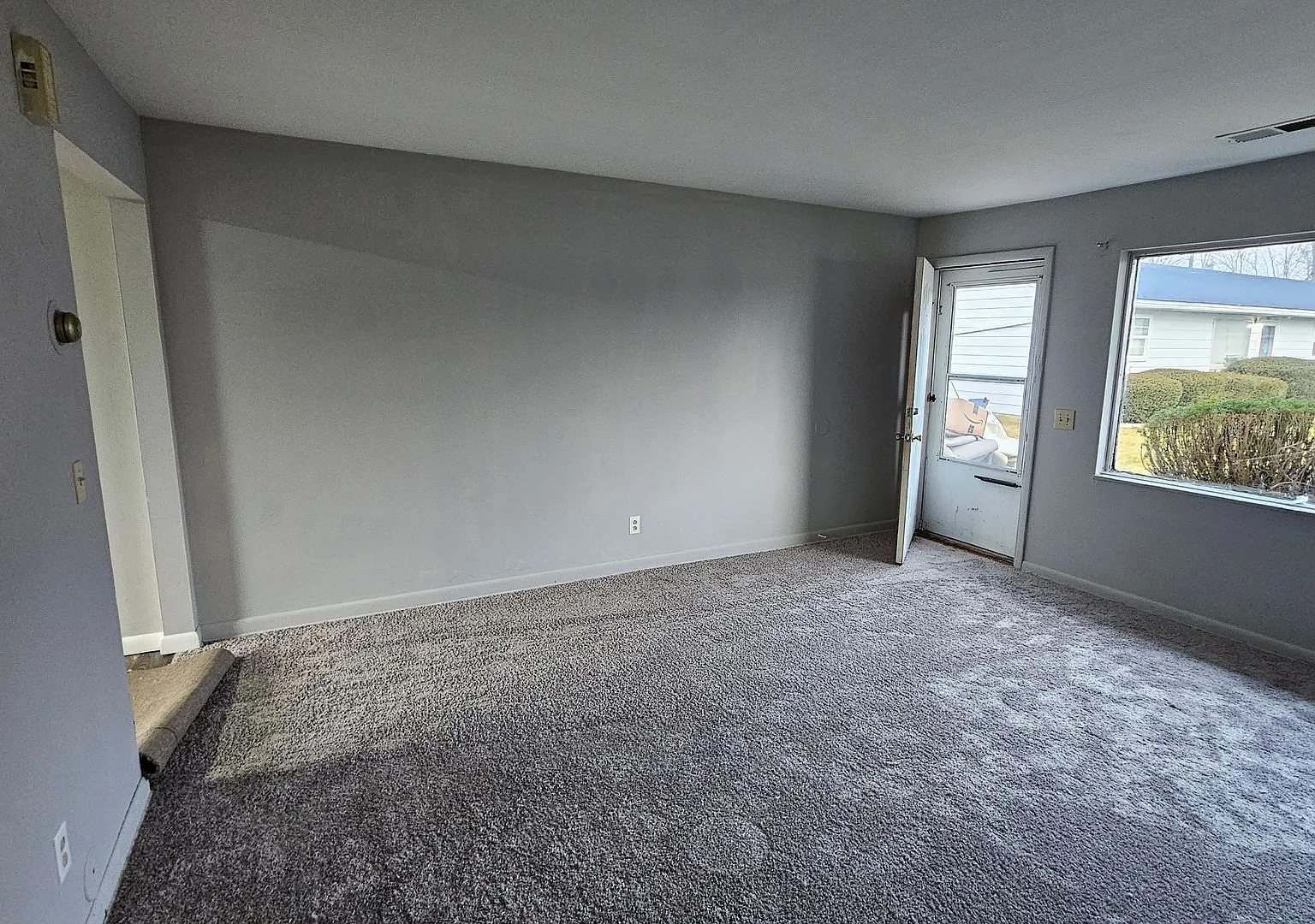 300 6th Ave — Photo 3