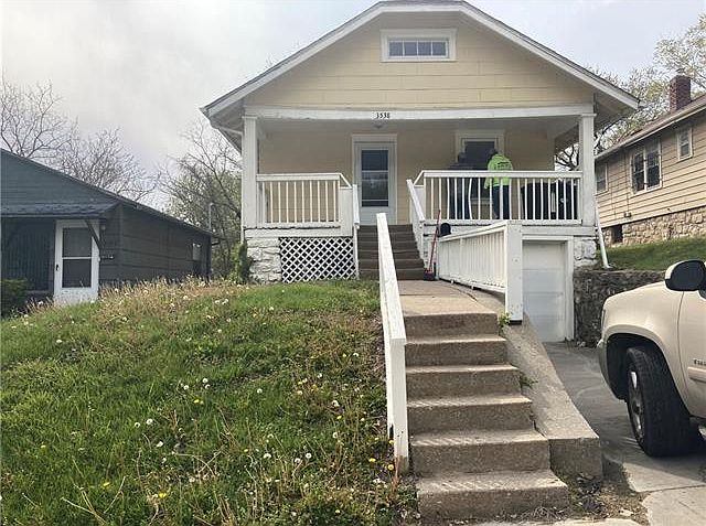 1st image of 3538 Jackson Ave