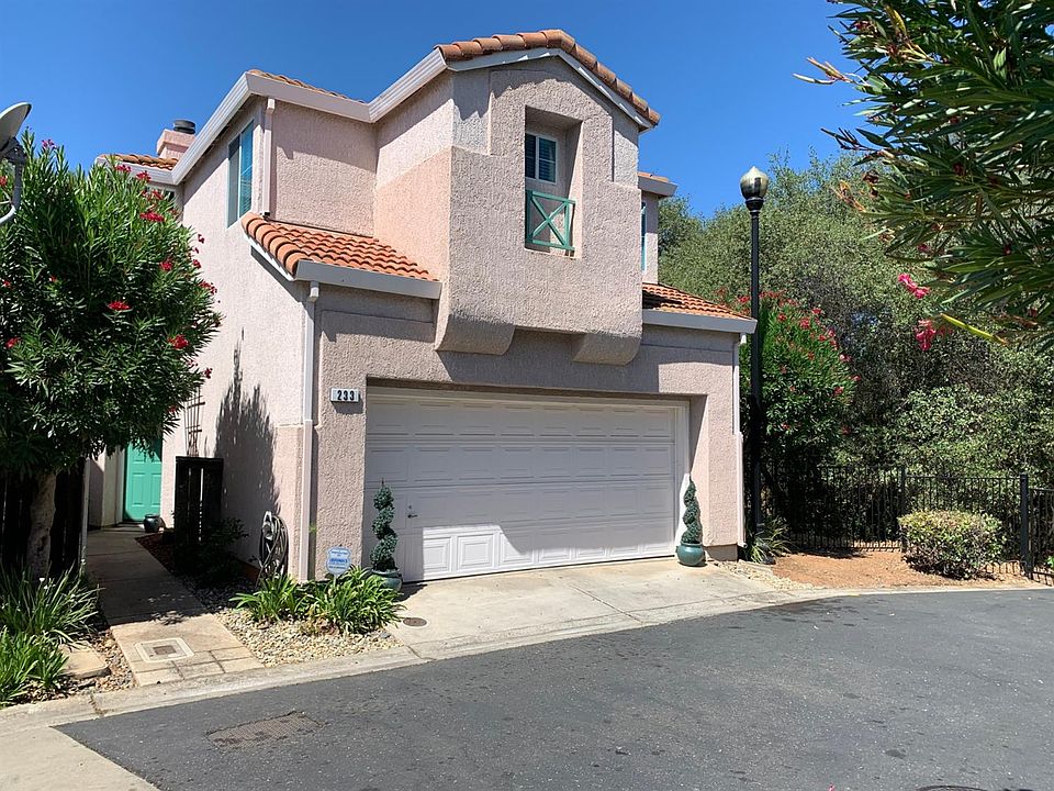 1st image of 233 Spring Oak Ct