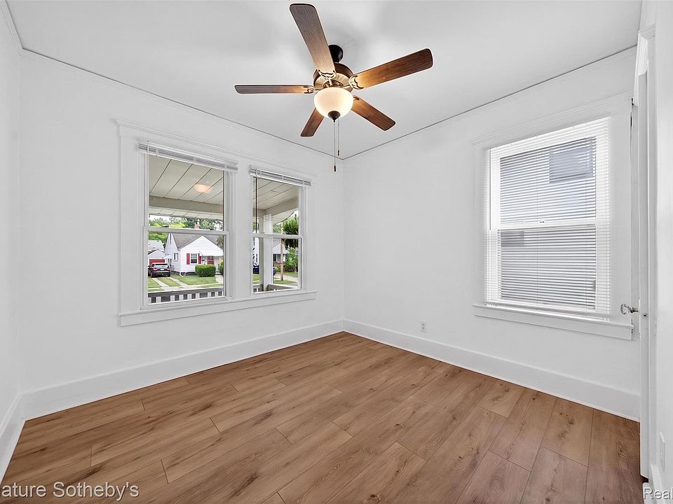 388 Channing St, photo 11