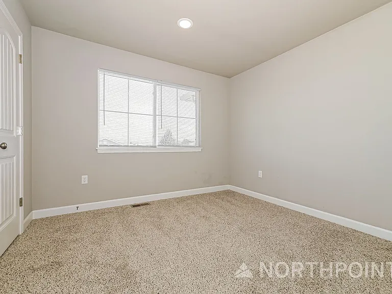 102 SW Rose St — Photo 13