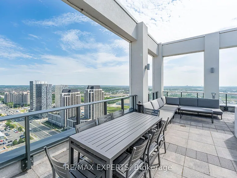 9000 Jane St #1220 — Photo 34