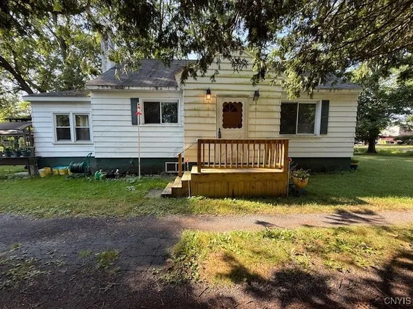 7252 Fremont Rd, East Syracuse, NY 13057