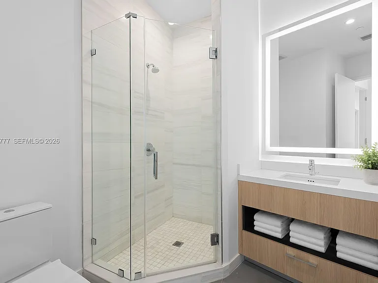 851 NE 1st Ave #Penthouse 5700 — Photo 37