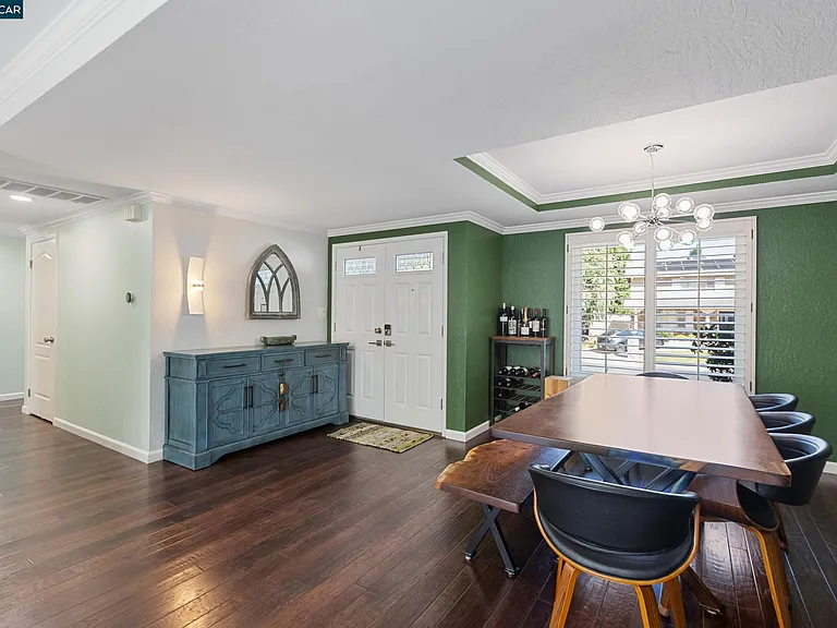 301 Domingo Ct — Photo 6