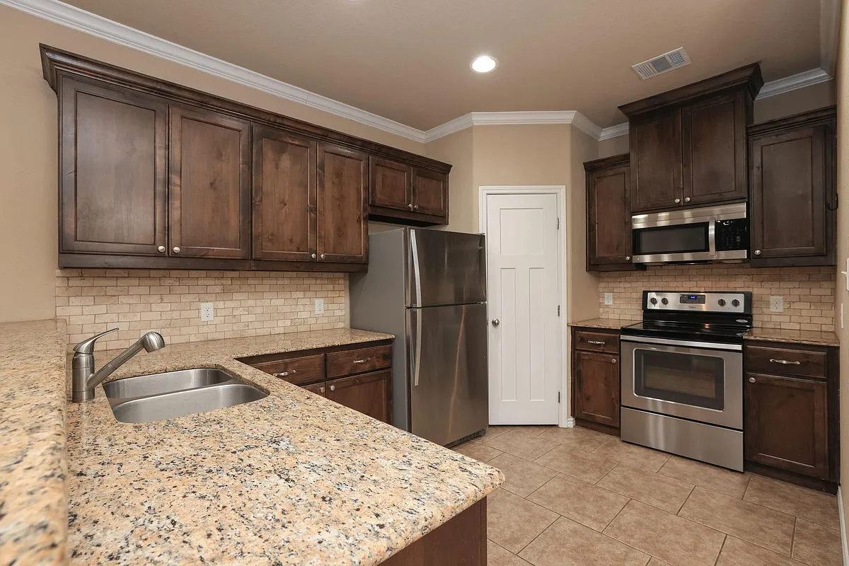Building Photo - 3110 Claremont Dr