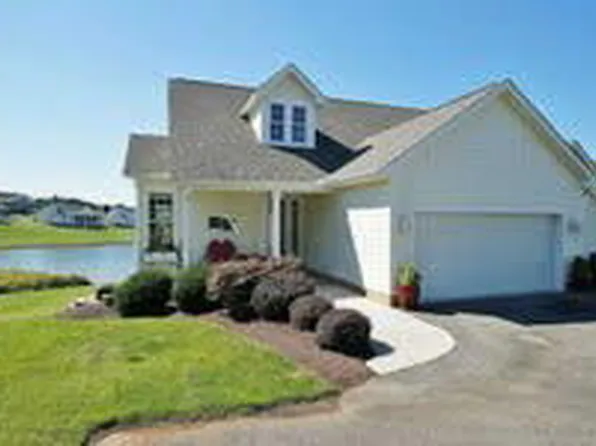 51 Brooke Dr, Union Hall, VA 24176