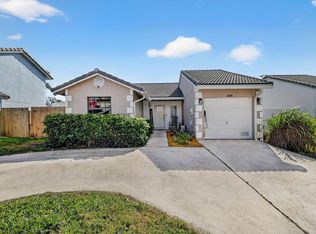 6024 Strawberry Lakes Cir, Lake Worth, FL 33463