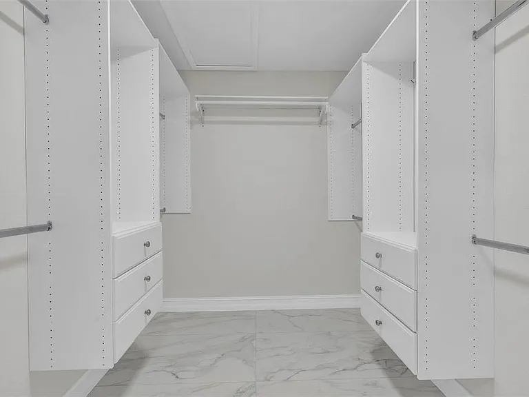 4520 Pine Hollow Dr — Photo 20