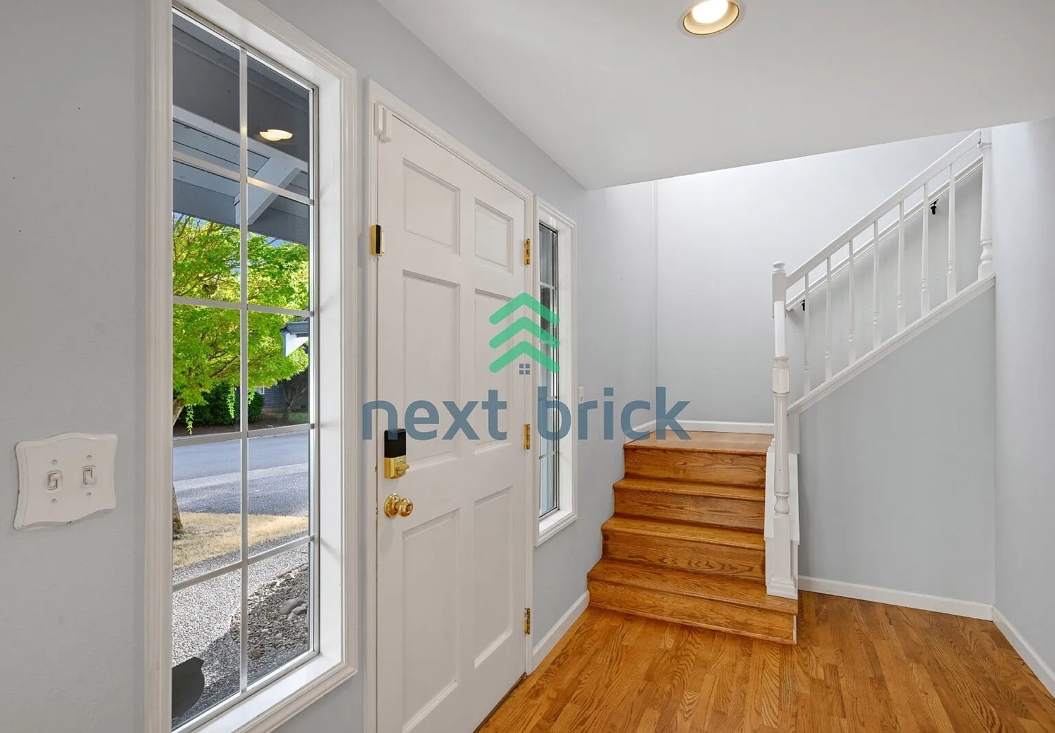 "Spacious 4-Bedroom Retreat with 2.5 Baths in Charming Sammamish Setting" — Photo 2