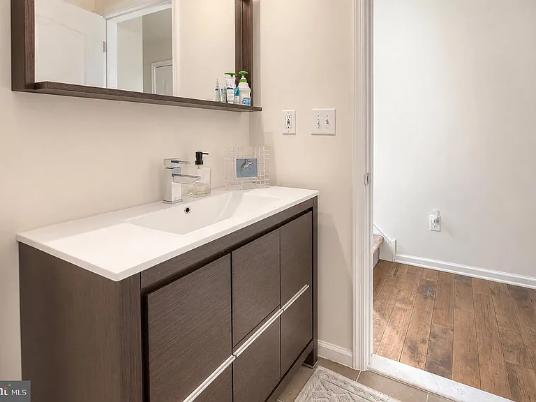 4 Regency Ct — Photo 44