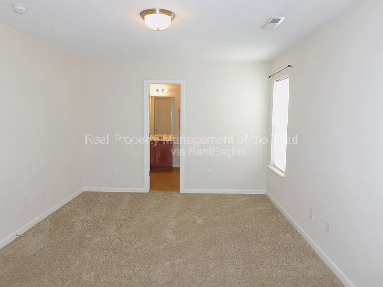 1475 Worchester St — Photo 8