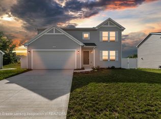1112 River Oaks Dr, Dewitt, MI 48820