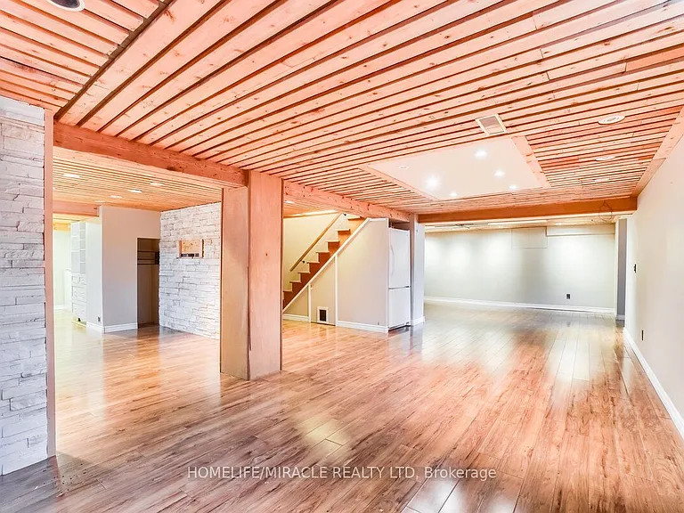 520 Gillmoss Rd #BASEMENT — Photo 5