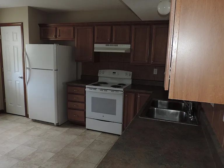 1009 Higgins St — Photo 6