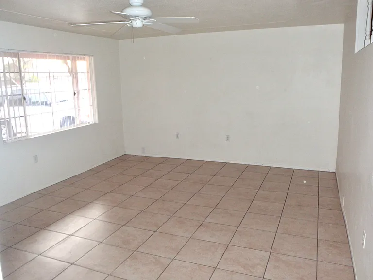 1019 W Romo Jones St — Photo 9