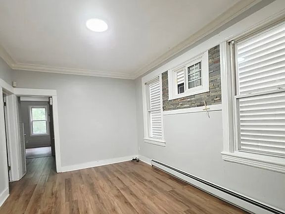 3rd image of 84 Winfield Ave