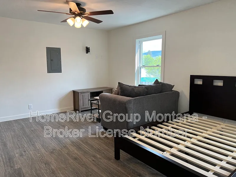 Studio, 1.0 bath, 321 sqft, $975 — Photo 3