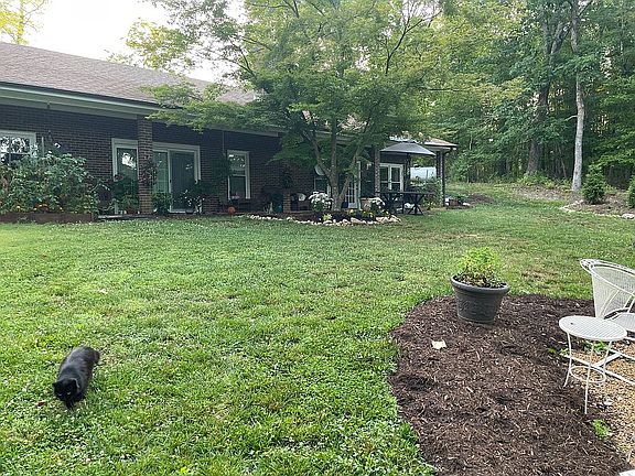 3rd image of 292 Woodrow Ln