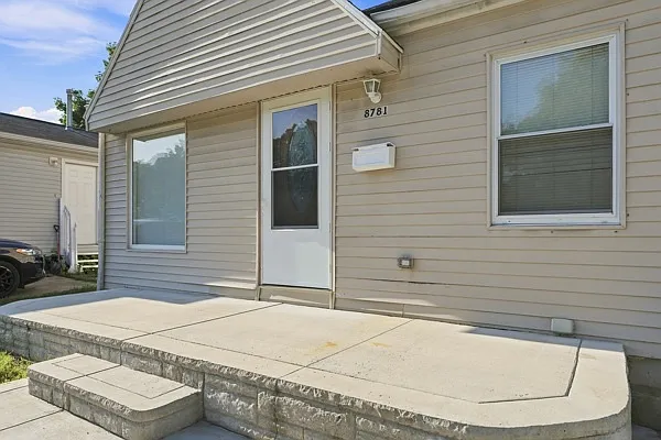 6 bed, 2352 sqft, $3,000 — Photo 4