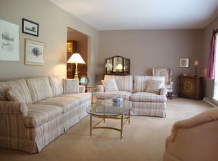 1319 Burr Oak Rd, Lake Forest, IL 60045