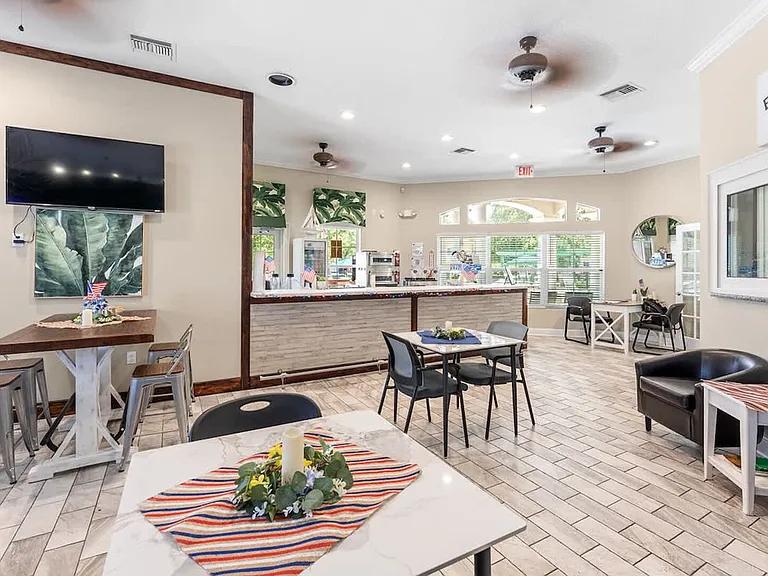Sun Key Pl — Photo 59