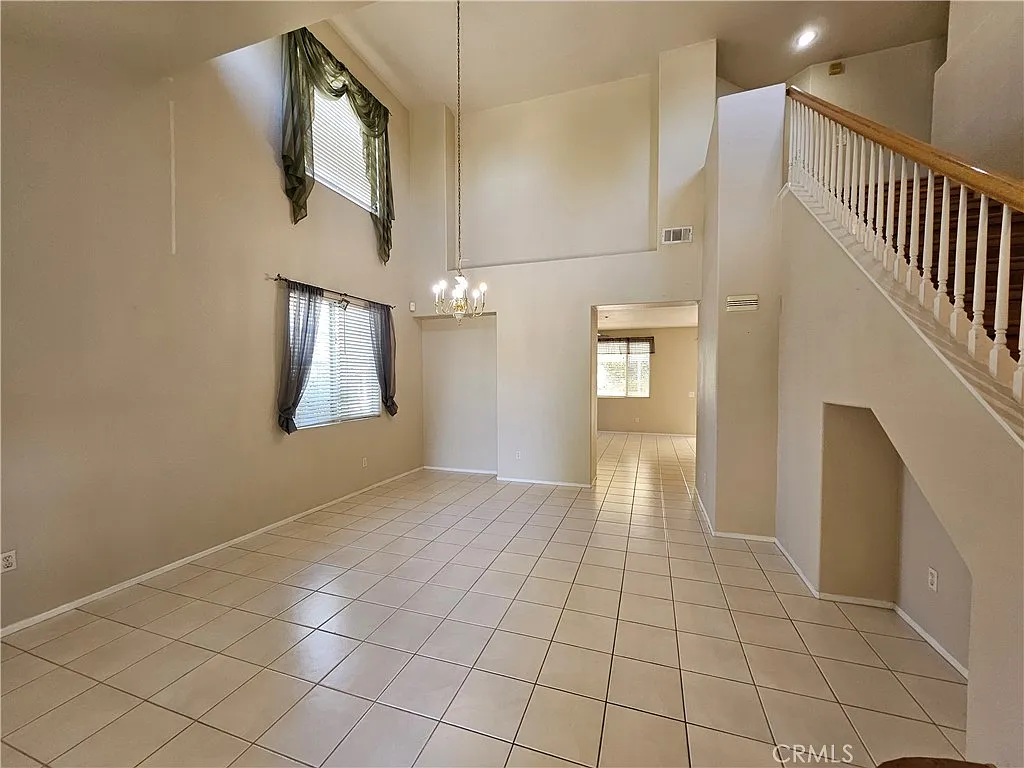 4 bed, 1985 sqft, $3,350 — Photo 3