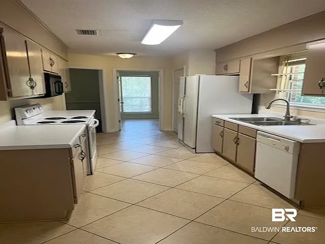 118 Sara Ave E — Photo 5